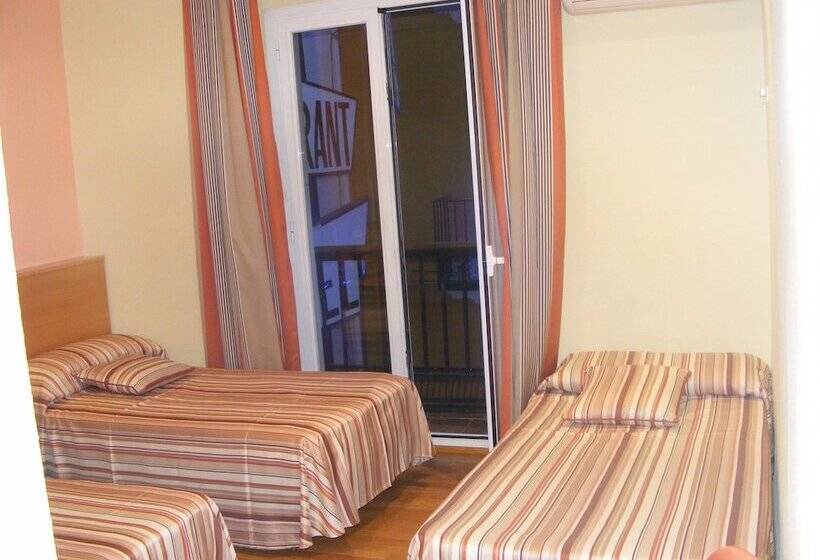 اتاق استاندارد سه نفره, Alkazar