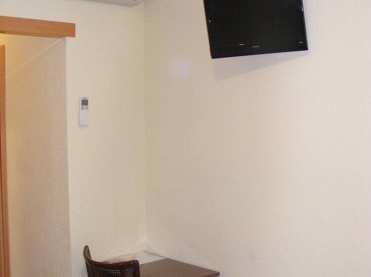 اتاق استاندارد سه نفره, Alkazar