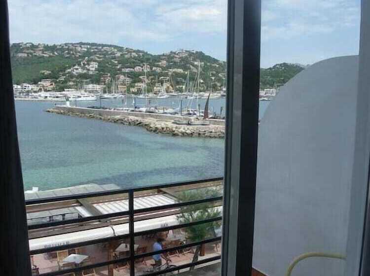 海景标准间带阳台, Brismar