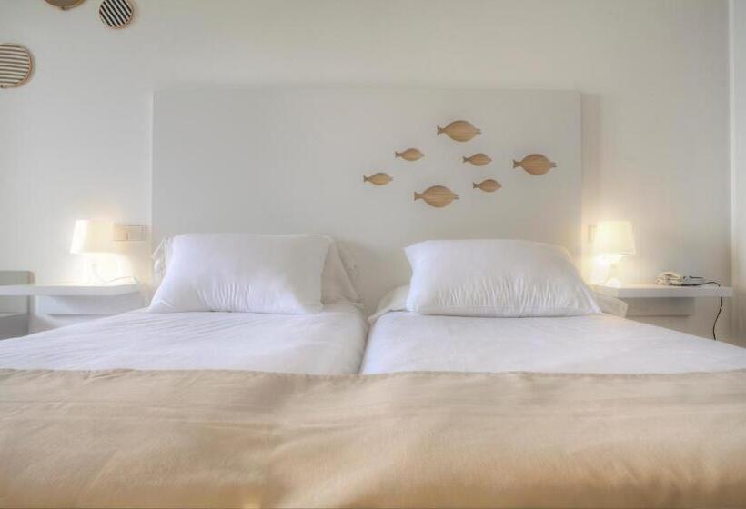 اتاق استاندارد با چشمانداز دریا, Carabela