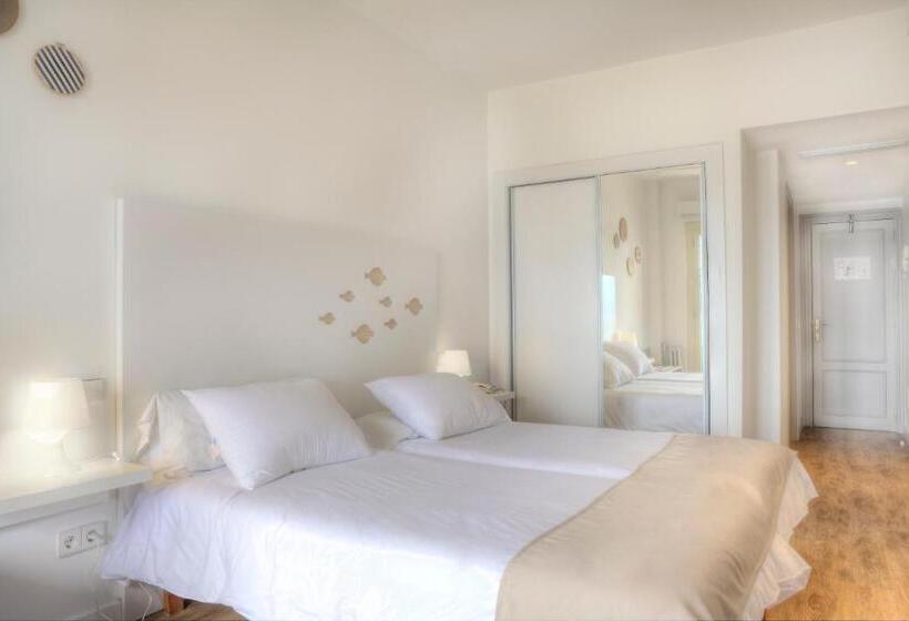 اتاق استاندارد با چشمانداز دریا, Carabela