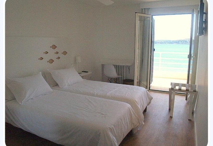 اتاق استاندارد با چشمانداز دریا, Carabela