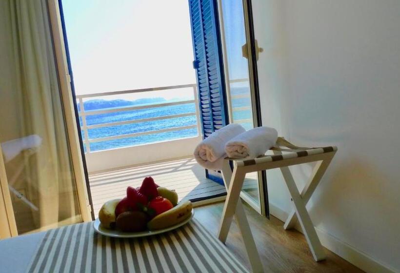 اتاق استاندارد با چشمانداز دریا, Carabela