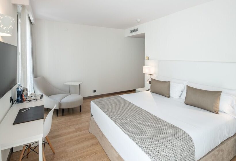 Номер Superior, Catalonia Bristol