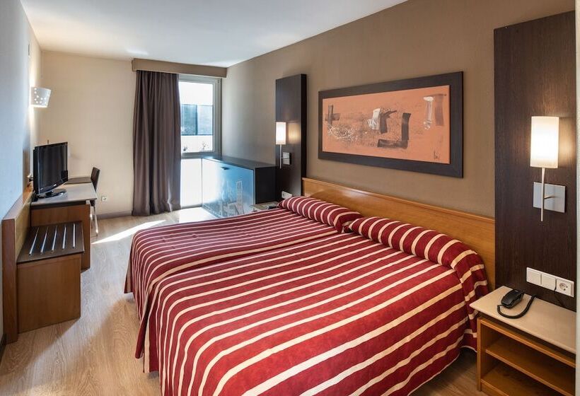 Номер Стандарт Трехместный, Catalonia Bristol