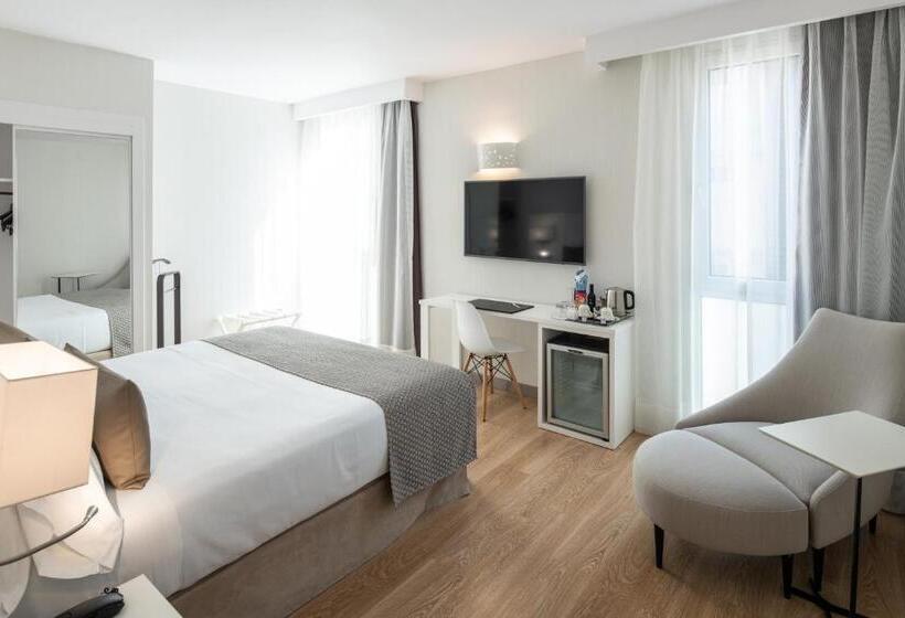 Номер Superior, Catalonia Bristol