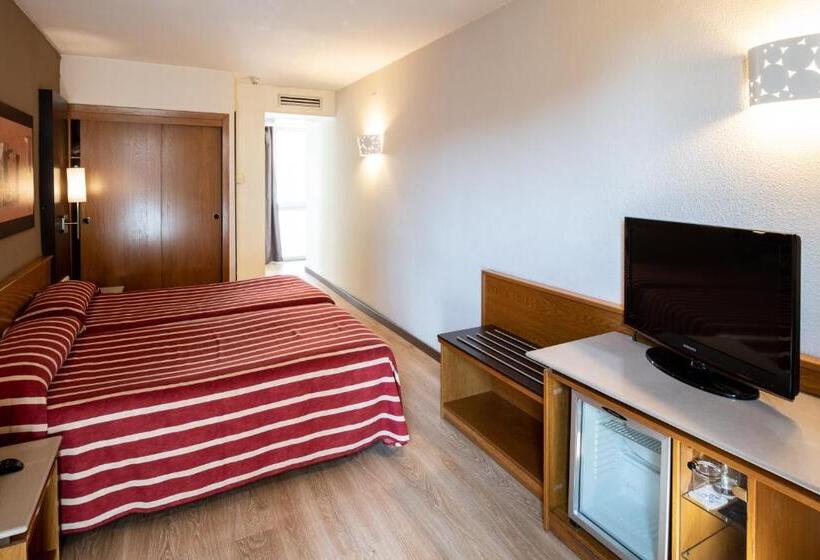 Номер Стандарт Трехместный, Catalonia Bristol