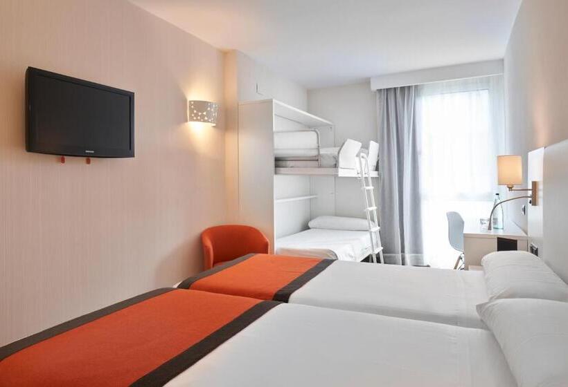 Семейный Номер, Catalonia Bristol