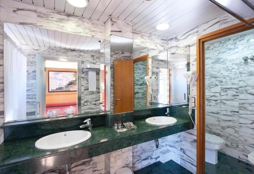 Номер Стандарт, Catalonia Park Guell