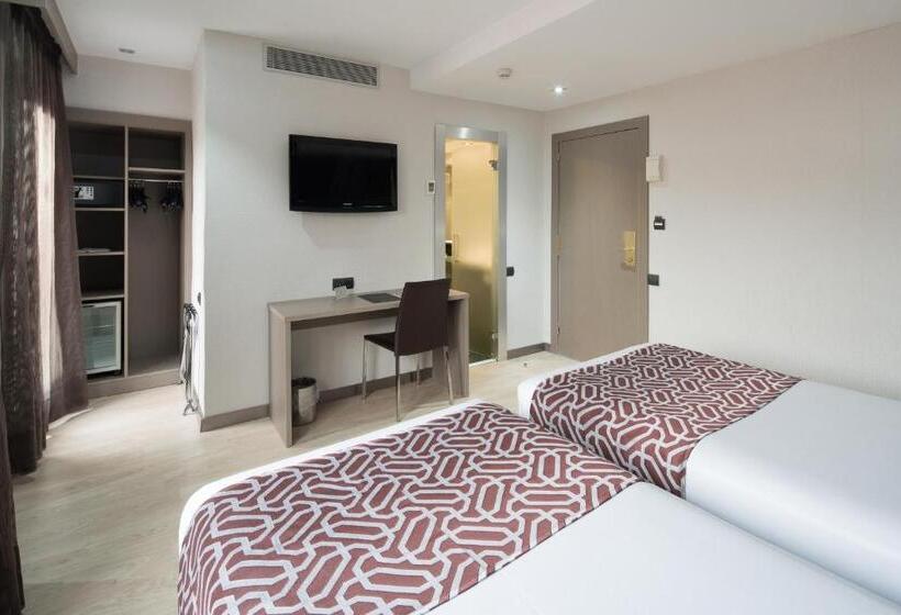 Premium room with terrace, Catalonia Park Guell