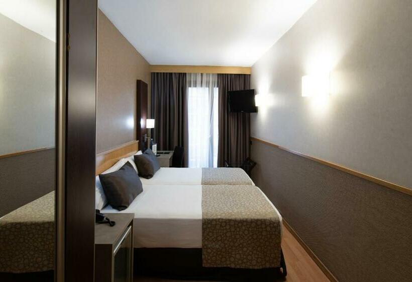 Номер Стандарт, Catalonia Sagrada Familia