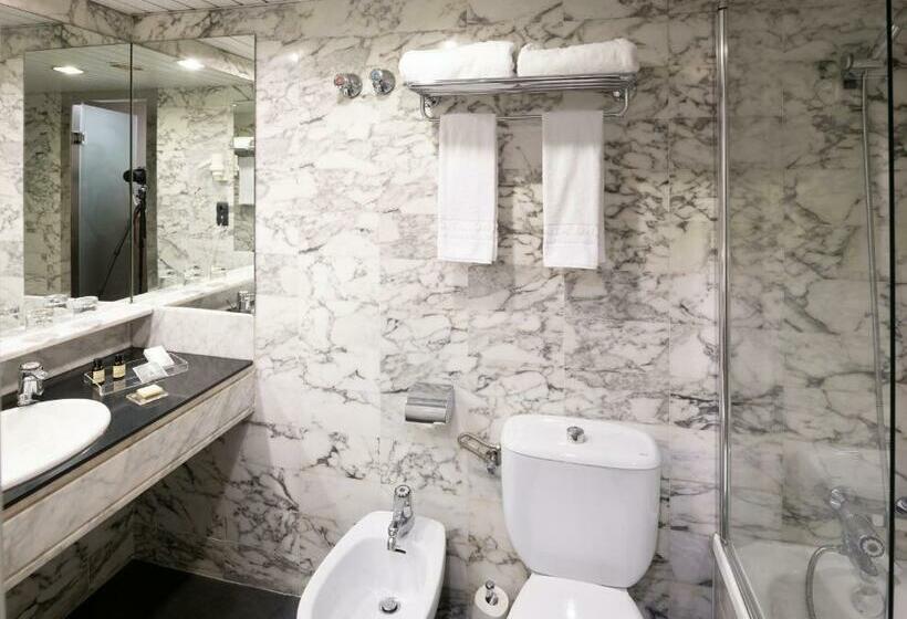 Номер Стандарт, Catalonia Sagrada Familia