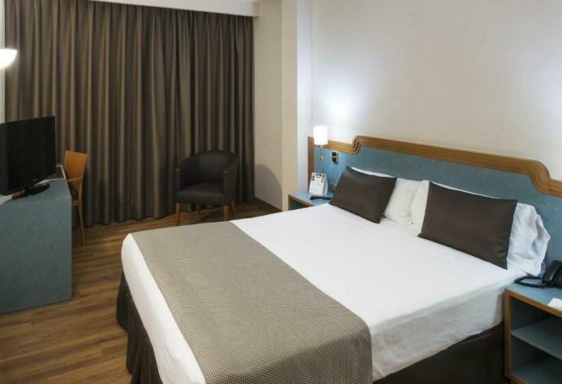 Номер Стандарт, Catalonia Sagrada Familia