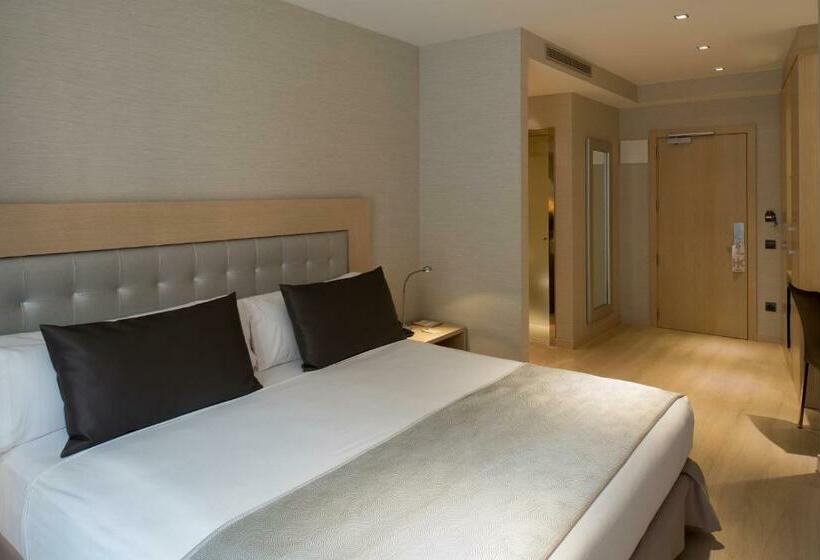 Номер Superior, Catalonia Sagrada Familia