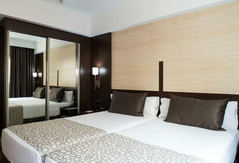 Номер Стандарт Трехместный, Catalonia Sagrada Familia