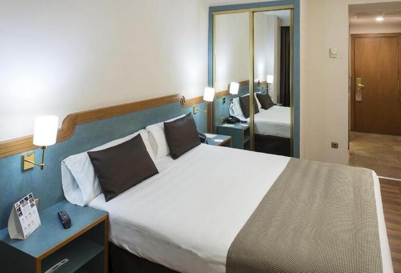 Номер Стандарт Индивидуальный, Catalonia Sagrada Familia