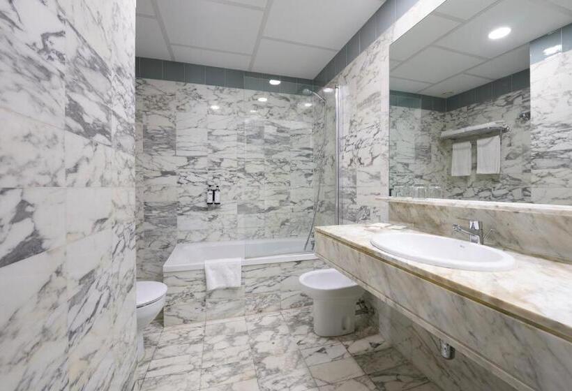 Номер Стандарт Трехместный, Catalonia Sagrada Familia