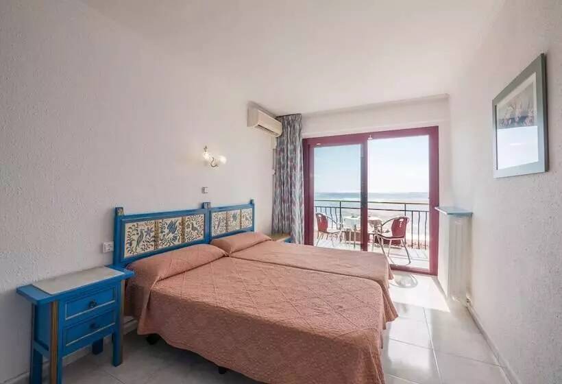 Standardzimmer mit Meerblick, Checkin Garbí