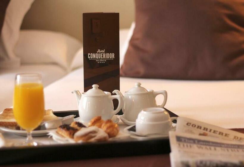 غرفة قياسية ثلاثية, Conqueridor