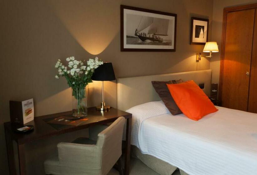 غرفة قياسية فردية, Conqueridor