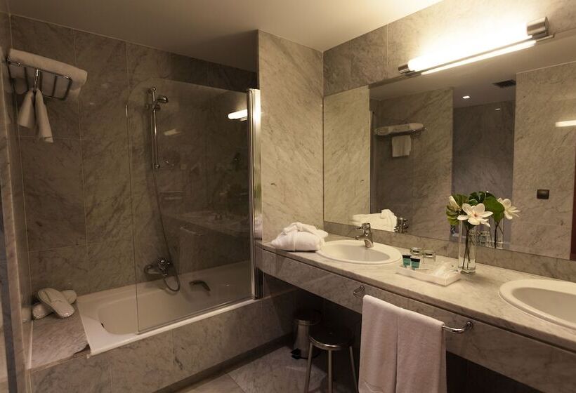 غرفة قياسية فردية, Conqueridor