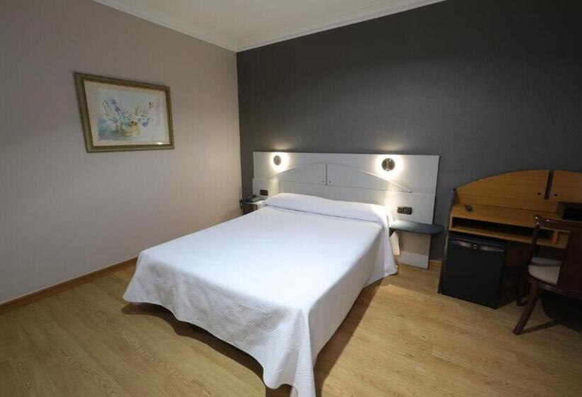 اتاق استاندارد یک نفره, Corona De Castilla Burgos