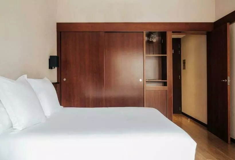 Habitació Estàndard, Derby