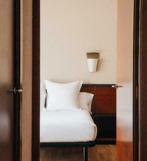 Полулюкс, Derby