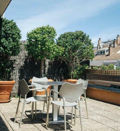 Полулюкс, Derby