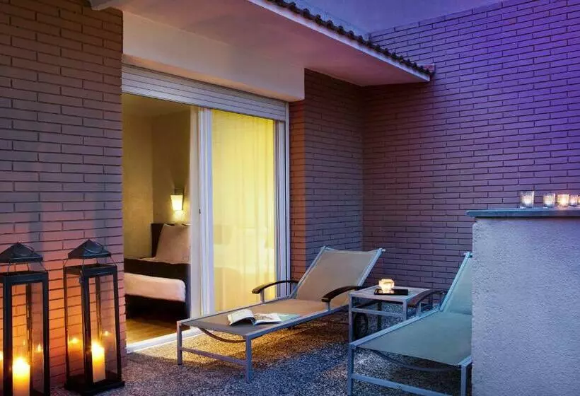 Junior Suite, Derby