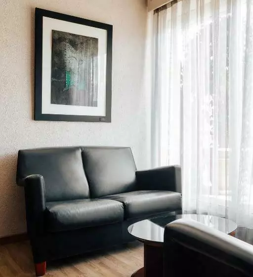 Junior Suite, Derby