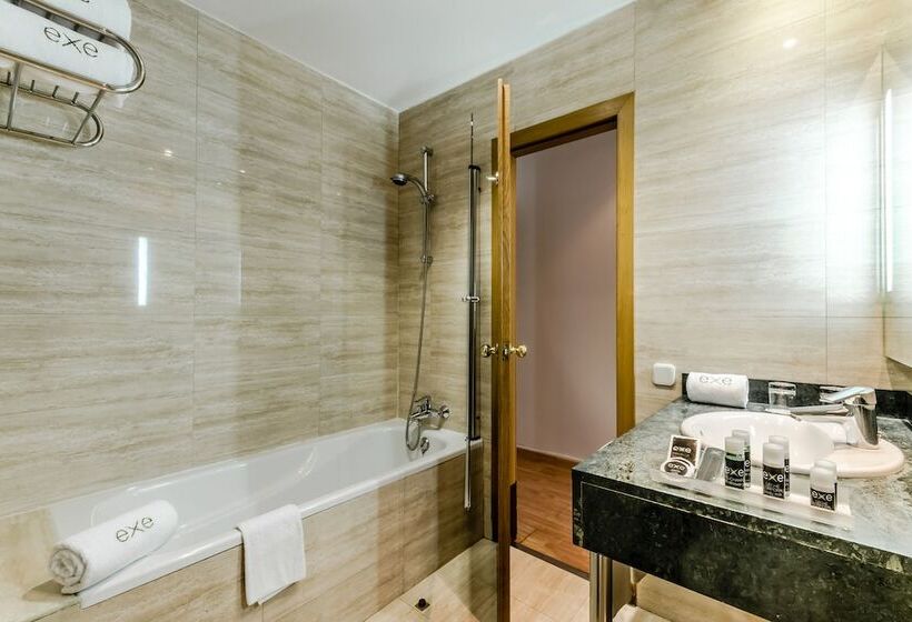 标准三人间, Exe Parc Del Vallés