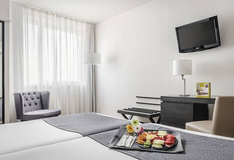 标准三人间, Exe Parc Del Vallés