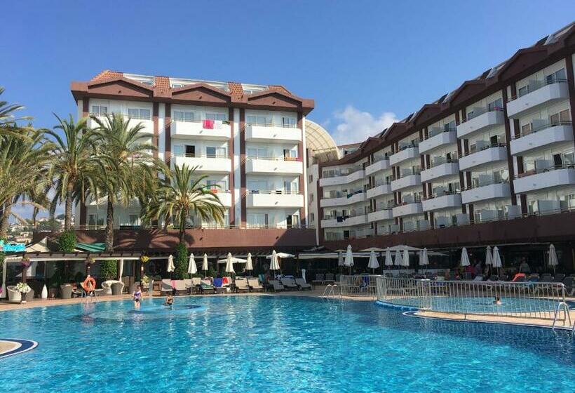 스탠다드 트리플 룸 풀장 전망, ALEGRIA Florida Park