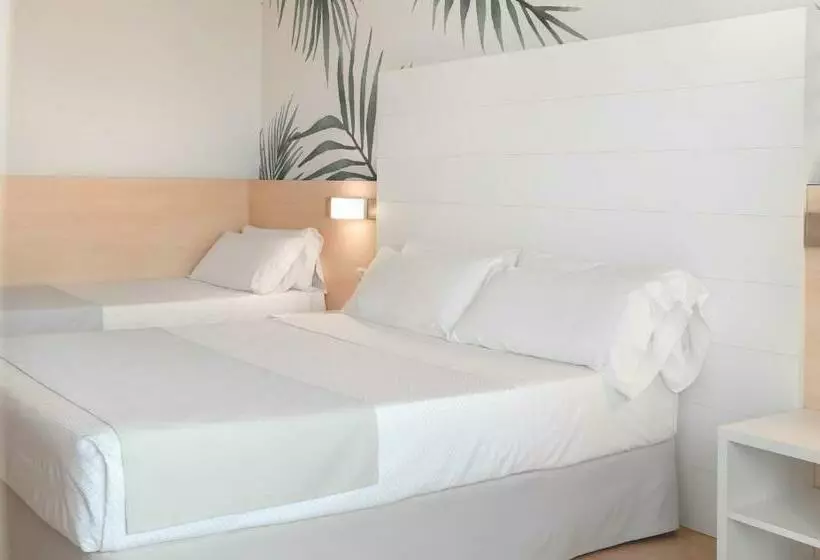 プールの見えるスタンダードトリプルルーム, ALEGRIA Florida & Spa