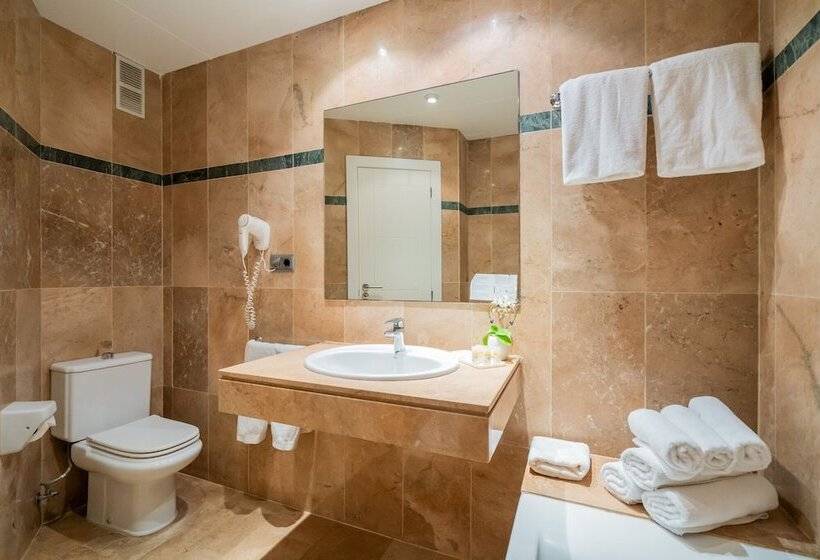 اتاق استاندارد چهار تخته, Glories