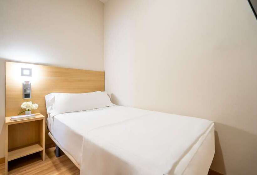 اتاق استاندارد چهار تخته, Glories