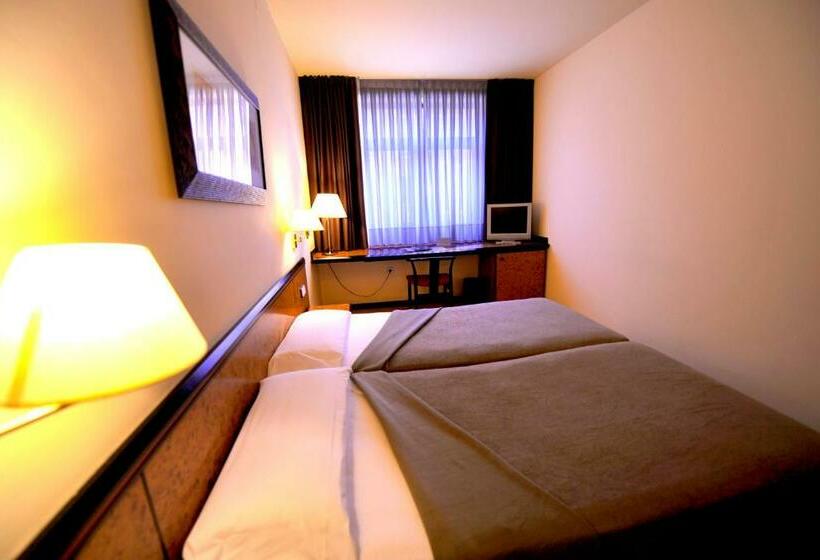 اتاق استاندارد سه نفره, Glories