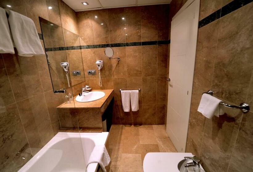 اتاق استاندارد چهار تخته, Glories