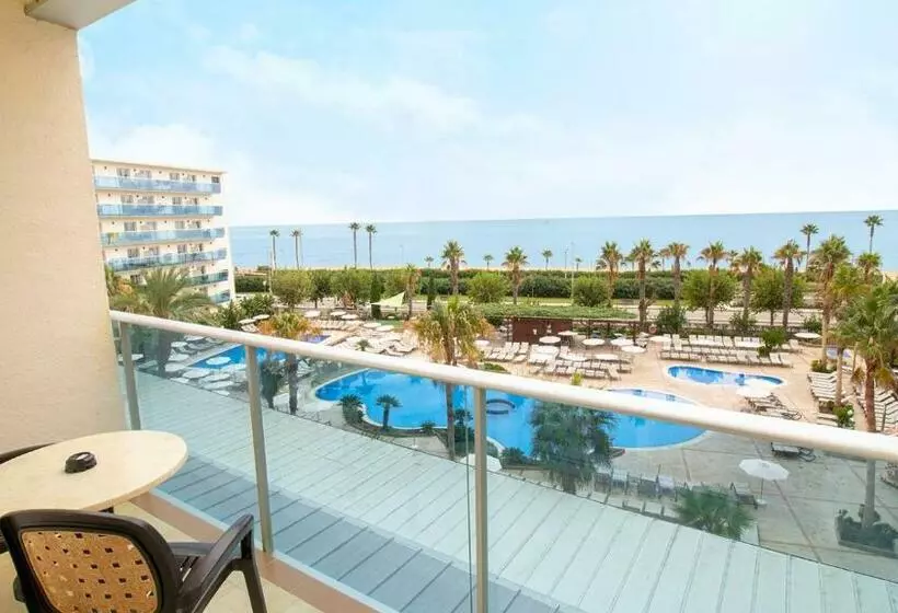 プールの見えるスタンダードトリプルルーム, Golden Taurus Aquapark Resort