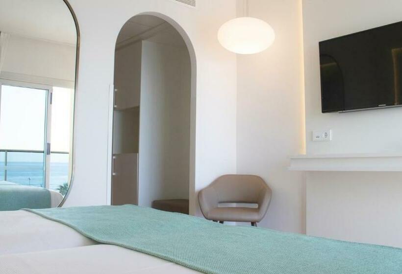 اتاق استاندارد با چشم‌انداز استخر, Golden Taurus Aquapark Resort