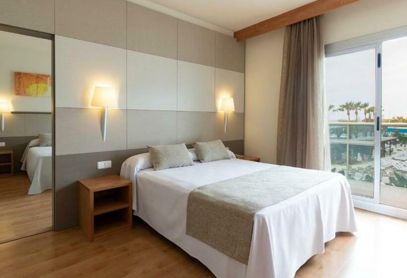 חדר משפחתי נוף לבריכה, Golden Taurus Aquapark Resort