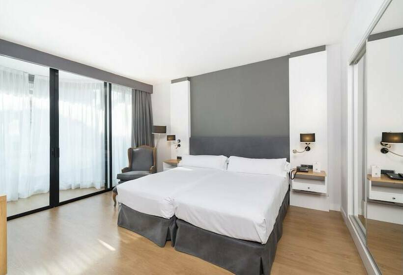 חדר קומפורט, Guitart Grand Passage