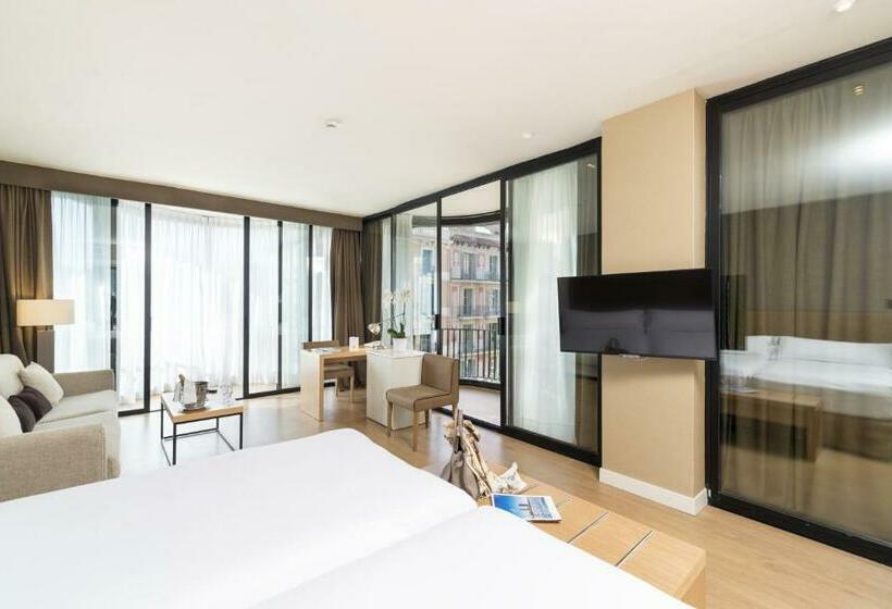 חדר אקזקיוטיב, Guitart Grand Passage