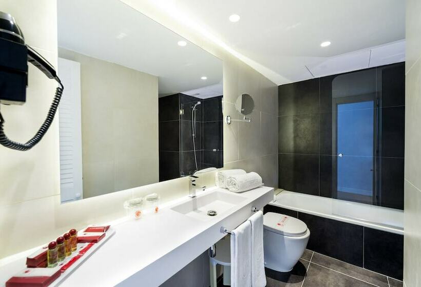 חדר אקזקיוטיב, Guitart Grand Passage