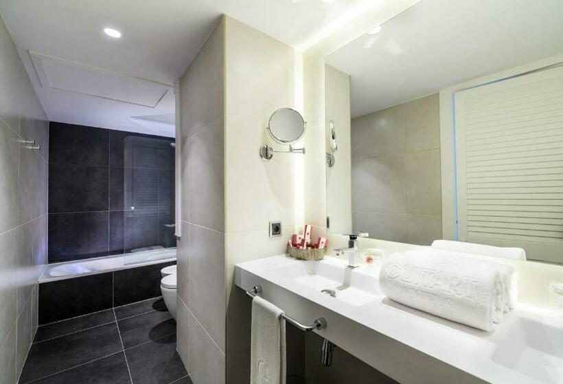 סוויטה, Guitart Grand Passage