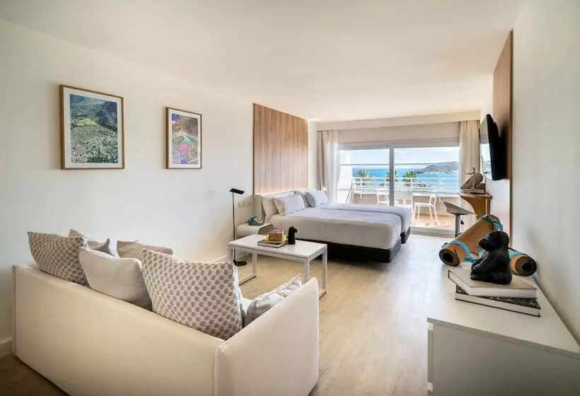 سوییت جونیور با چشم‌انداز دریا, Innside by Meliá Wave Calviá