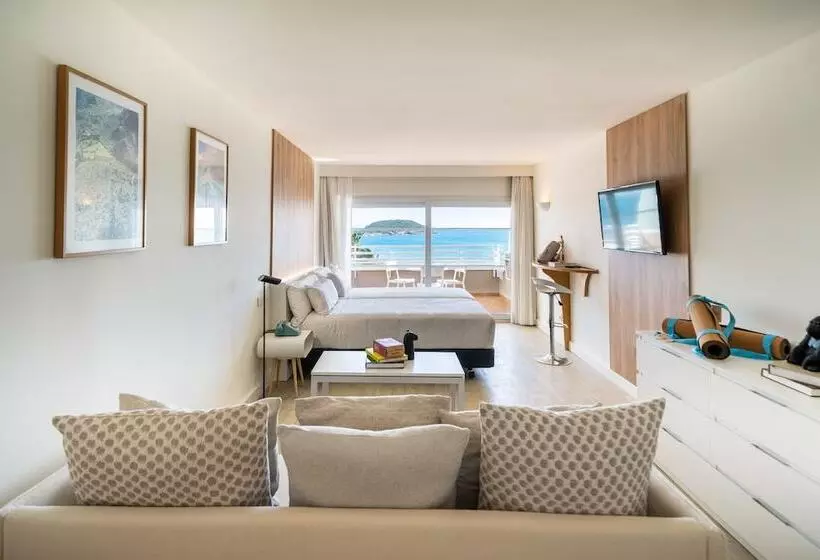 سوییت جونیور با چشم‌انداز دریا, Innside by Meliá Wave Calviá