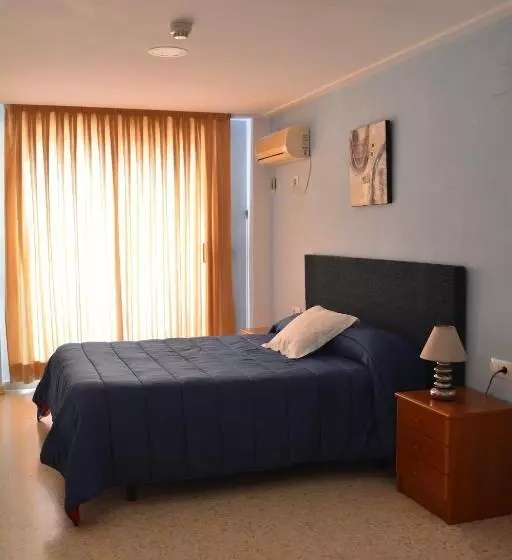 Chambre Triple Standard, L Escala