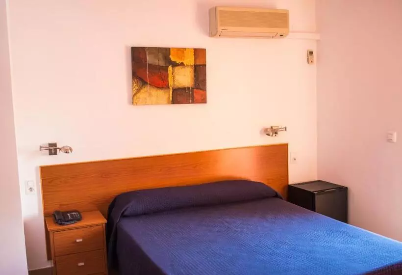 Chambre Triple Standard, L Escala